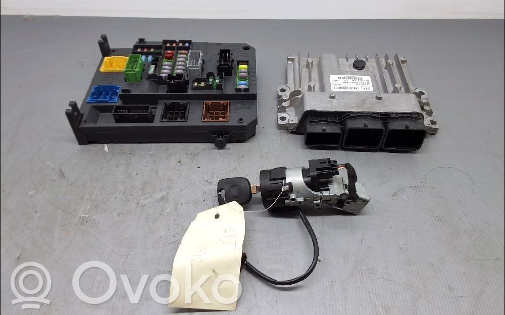 Citroen C4 II Engine ECU kit and lock set 