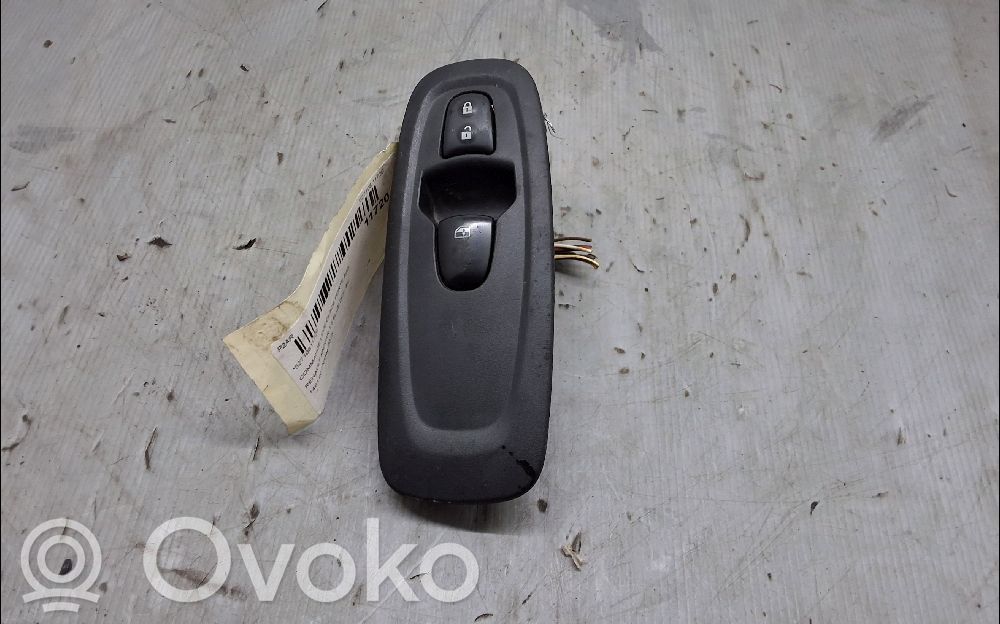 Renault Kadjar Electric window control switch 