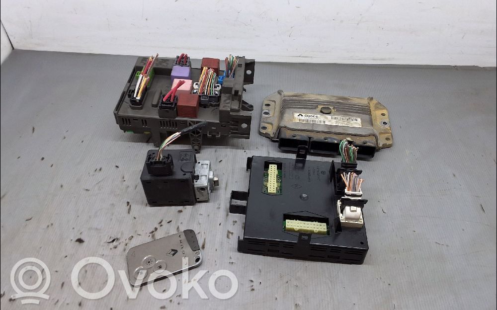 Renault Laguna II Kit cu ECU motor și set închidere uși 