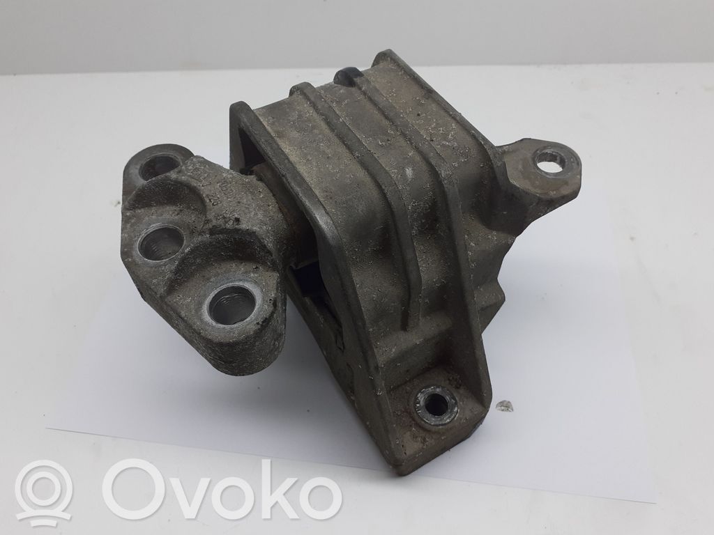 Opel Vectra C Engine mount bracket 