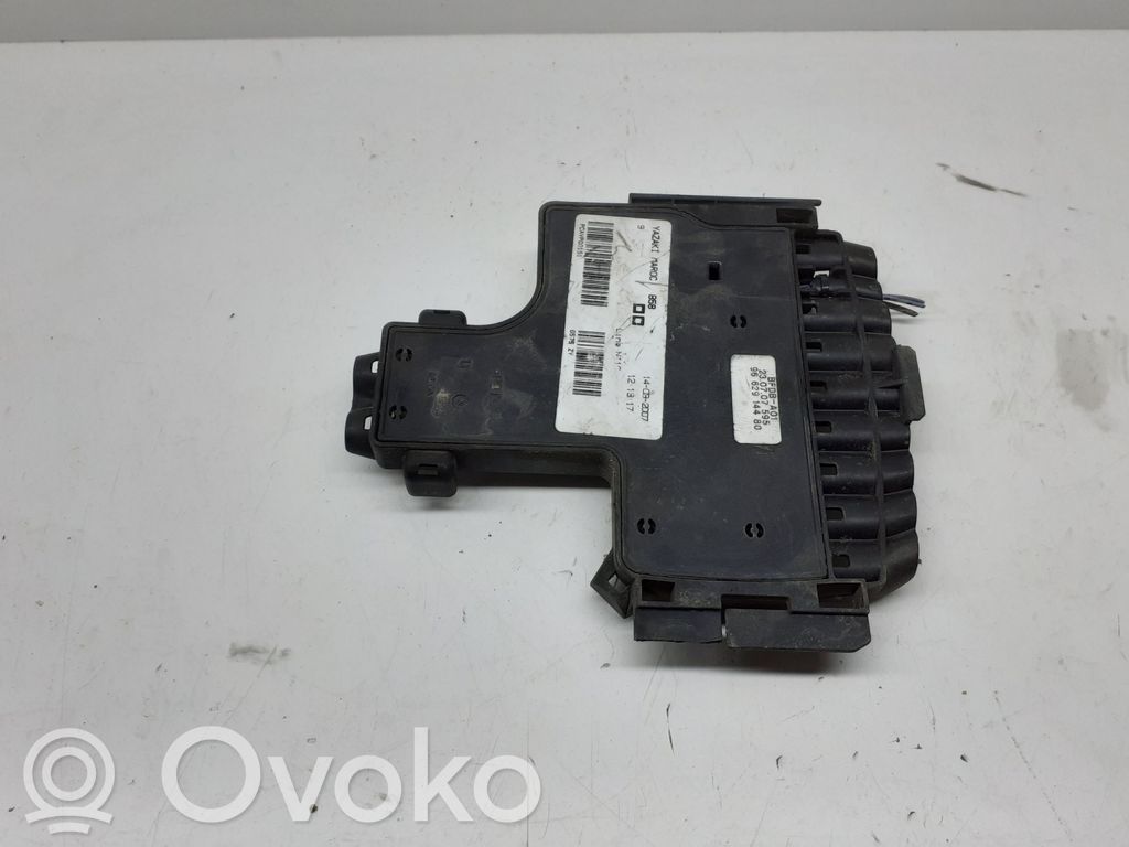 Citroen C4 I Picasso Fuse module 