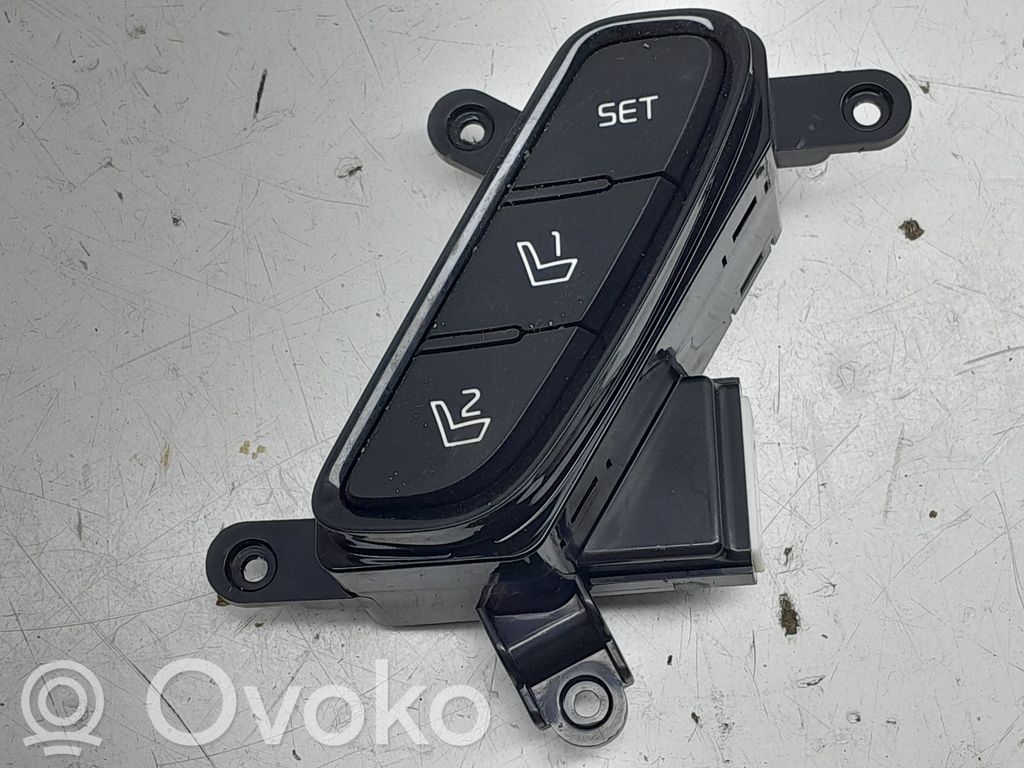 Seat memory switch   93250D4000
