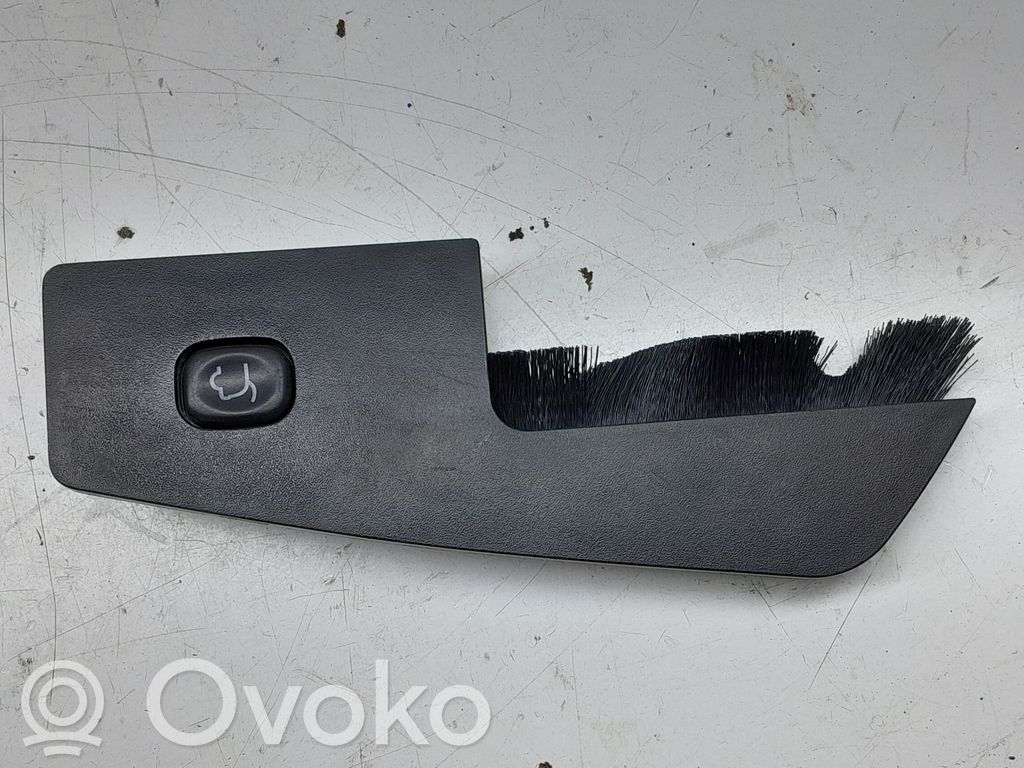 Lancia Voyager Tailgate/trunk/boot open switch 