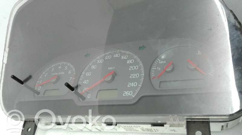 Volvo S40 Speedometer (instrument cluster) 