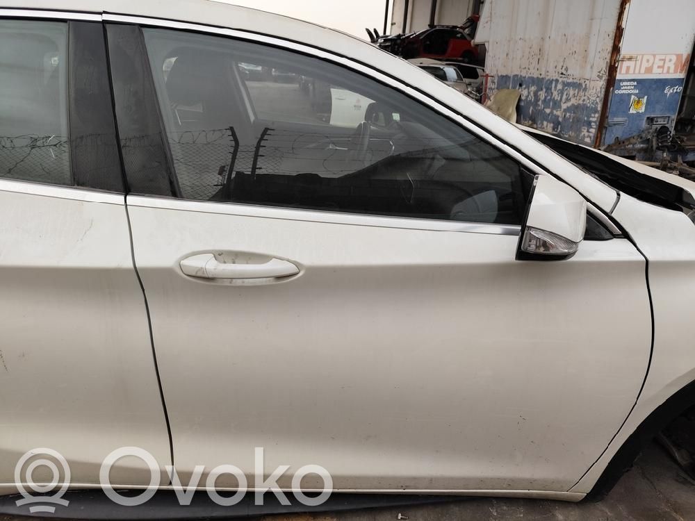 Infiniti Q30 Puerta delantera 