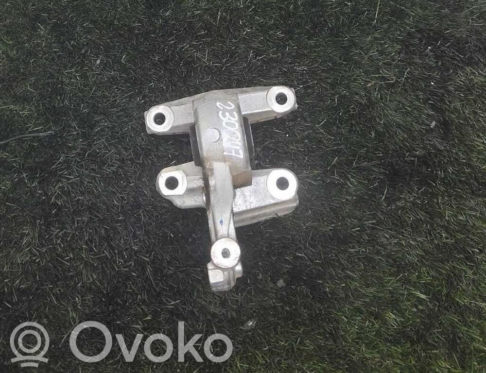 Peugeot 5008 Engine mount bracket 