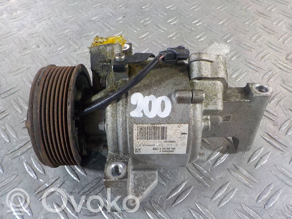 Renault Twingo III Air conditioning (A/C) compressor (pump) 