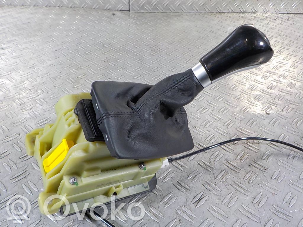 Lewarek zmiany biegów / górny   A2042674724,NT37ST1,832300