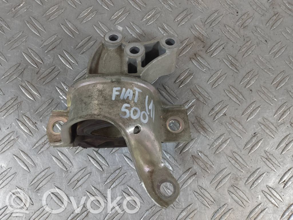 Łapa / Mocowanie silnika   A236,124127