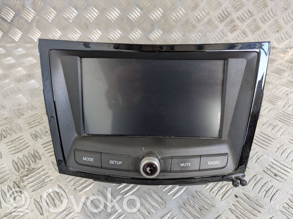 SsangYong Tivoli Panel / Radioodtwarzacz CD/DVD/GPS 