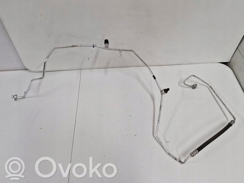 Ilmastointilaitteen putki (A/C)   924404702R