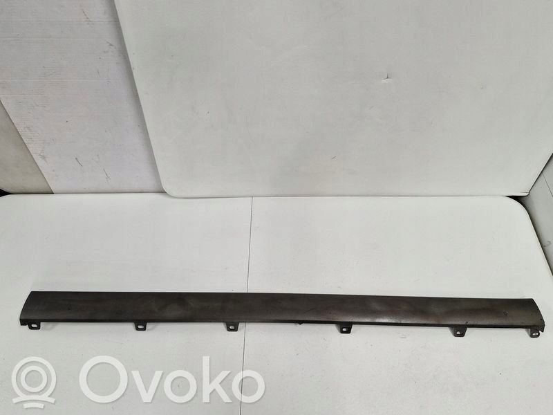Fiat 500L Kynnyksen/sivuhelman lista 