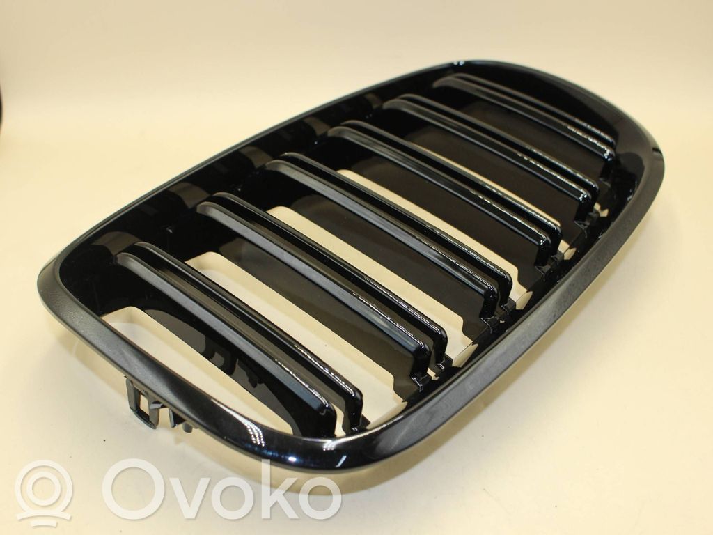 Front bumper upper radiator grill