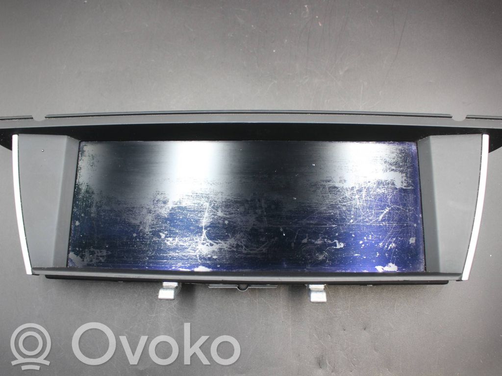 Monitor / wyświetlacz / ekran   9266379,9266379,18520610