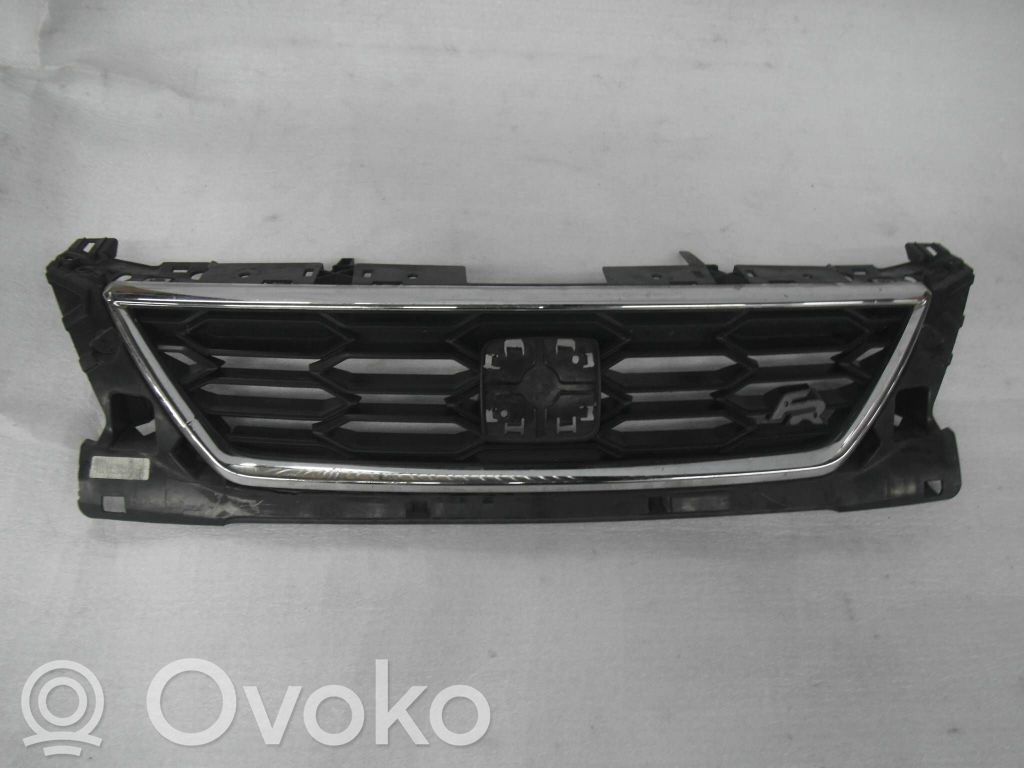 Seat Leon (5F) Etusäleikkö 