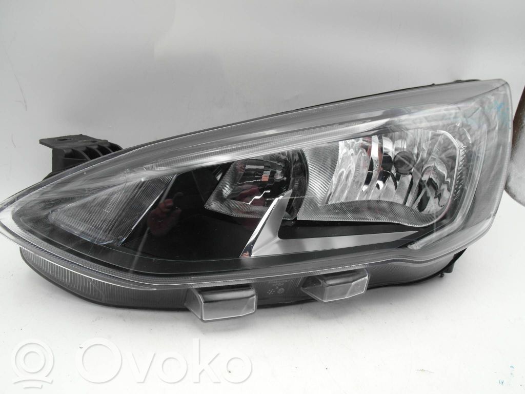 Headlight/headlamp   JX7B13W030CE