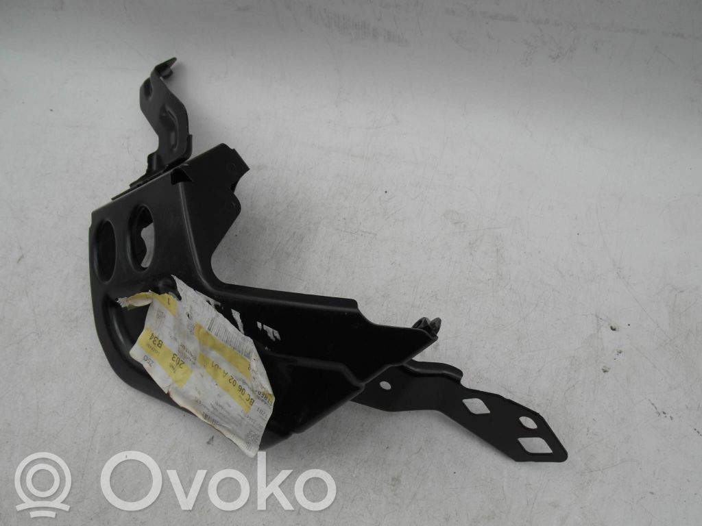 Audi A5 Fender mounting bracket 