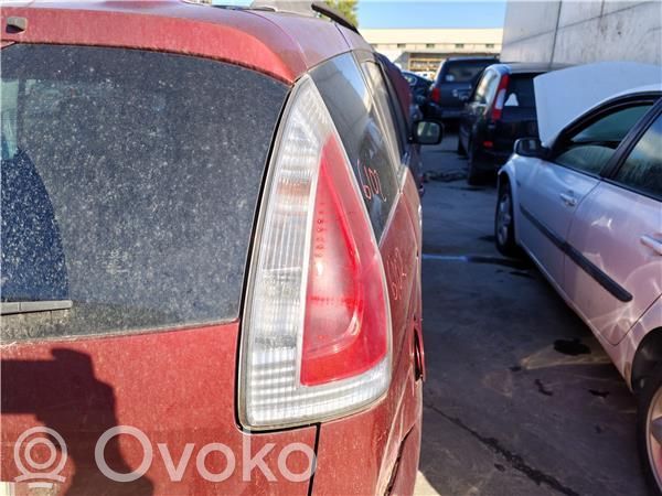 Lámpara de faros/luces traseros   C31751150F