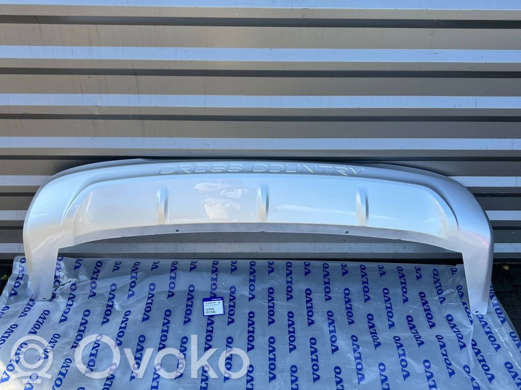 Volvo V40 Cross country Apatinė bamperio dalis 