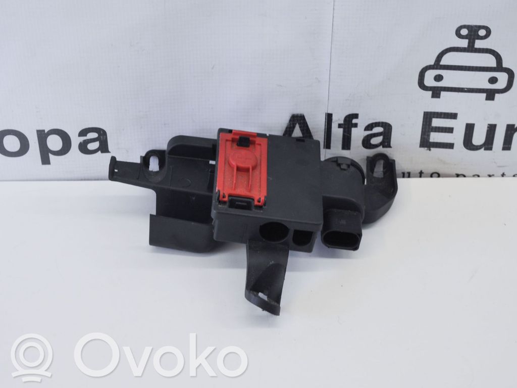 Plusjohtosarja   4M0941823A