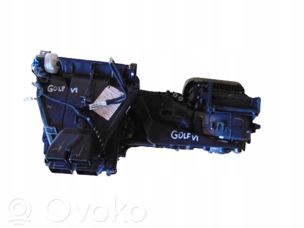 Volkswagen Golf VI Salono oro mazgo komplektas 