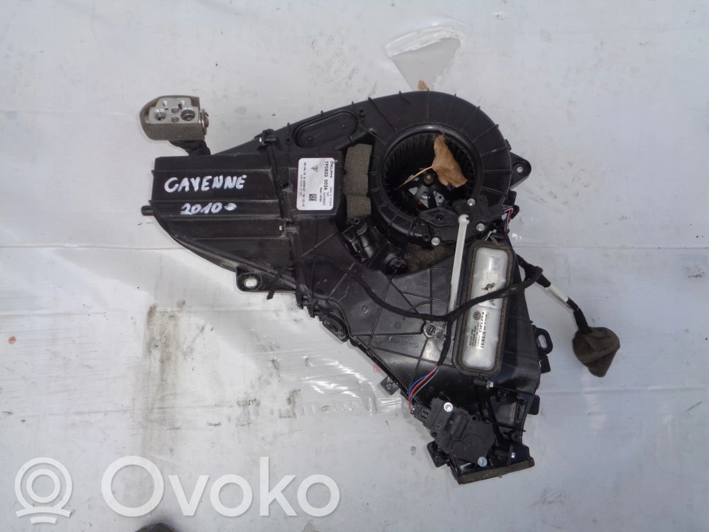 Porsche Cayenne (92A) Salono oro mazgo komplektas 