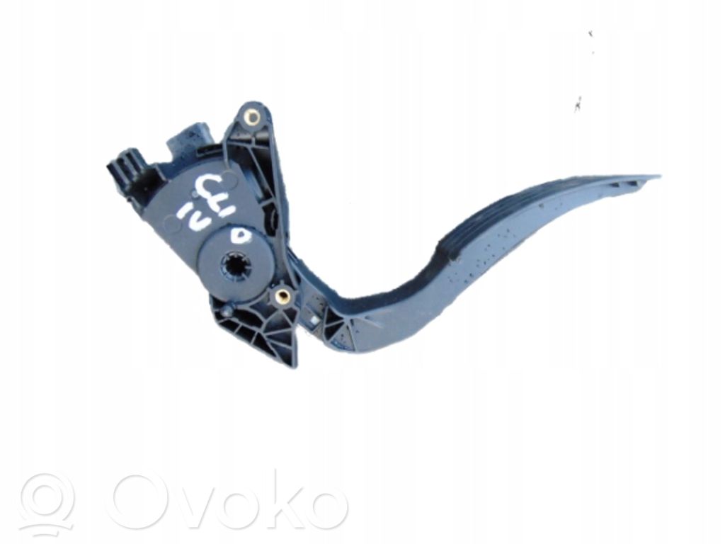 Renault Clio IV Akceleratoriaus pedalas 