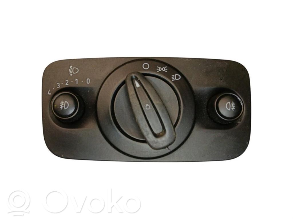 Ford Fiesta Interruptor de luz 