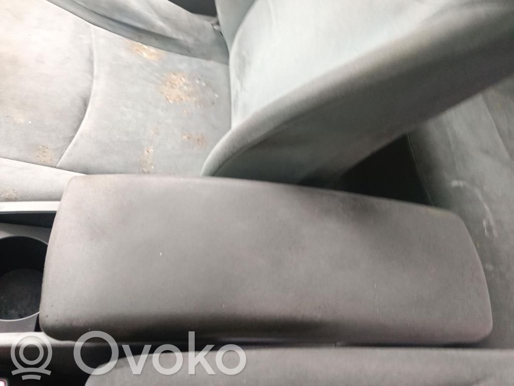 Toyota Prius (XW30) Armlehne des Rücksitzes 