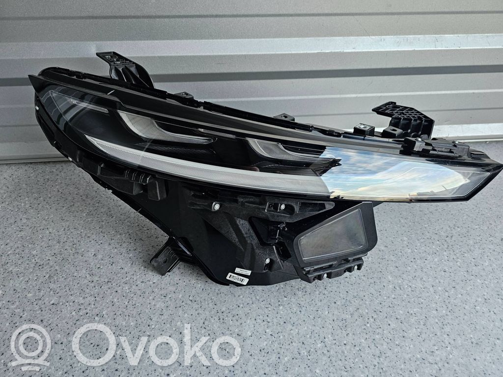 Headlight/headlamp   208299A0