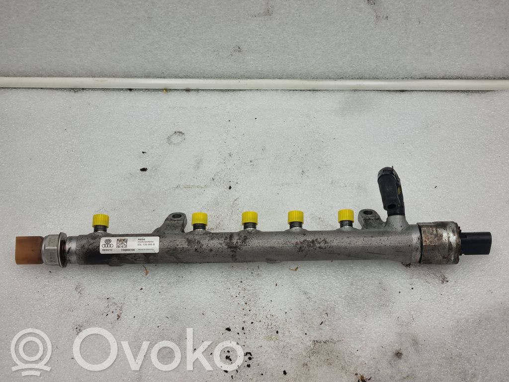 Volkswagen Golf VI Listwa wtryskowa 