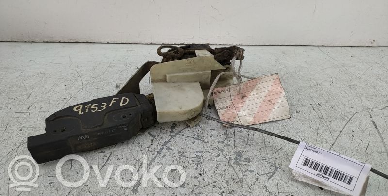 Opel Vectra B Priekšpusē slēdzene 