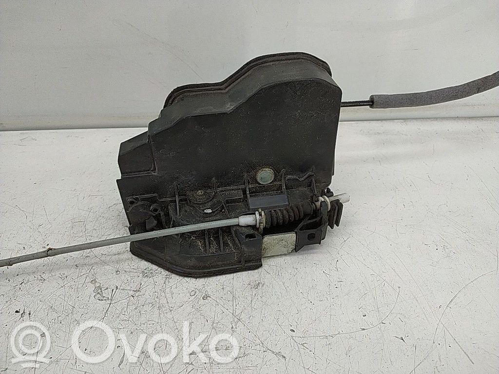 Cerradura de puerta delantera   7167074,5PINOS