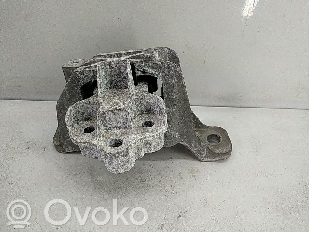 Ford Focus Engine mount bracket 