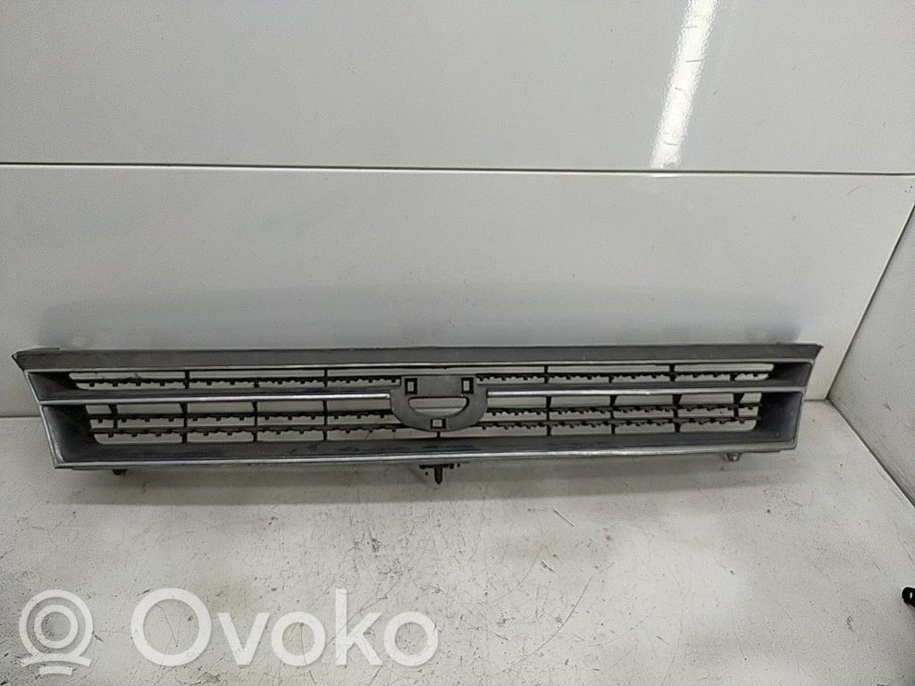 Grille de calandre avant   TY07134