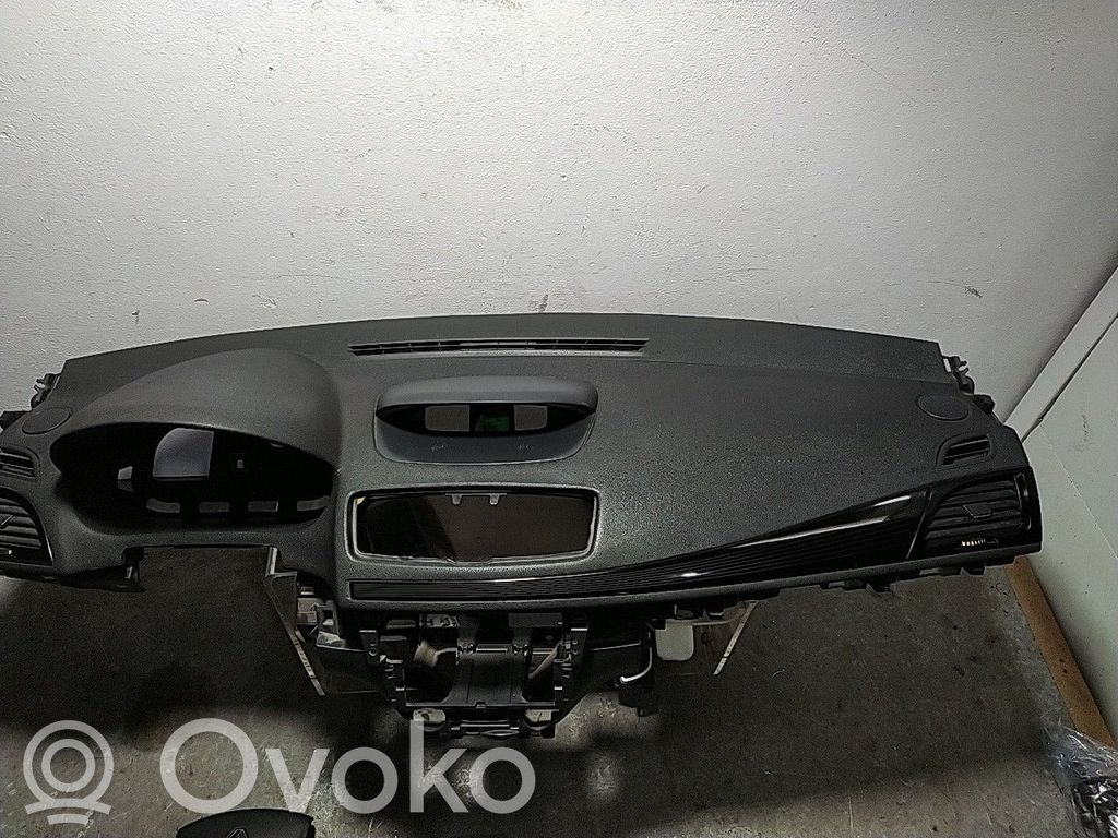 Renault Megane III Deska rozdzielcza 