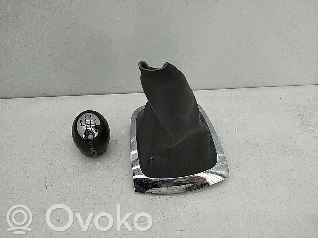 Renault Megane III Ātrumu pārslēgšanas slēdzis / kloķis 