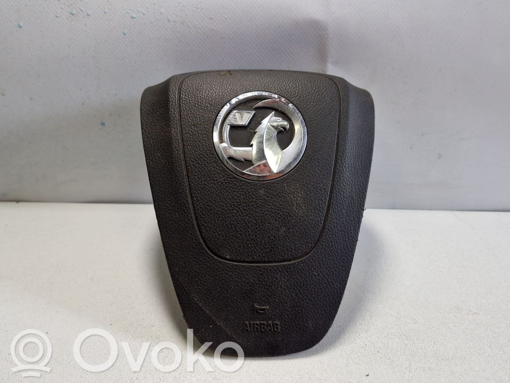 Opel Insignia A Основное стекло передних дверей (четырехдверного автомобиля) 