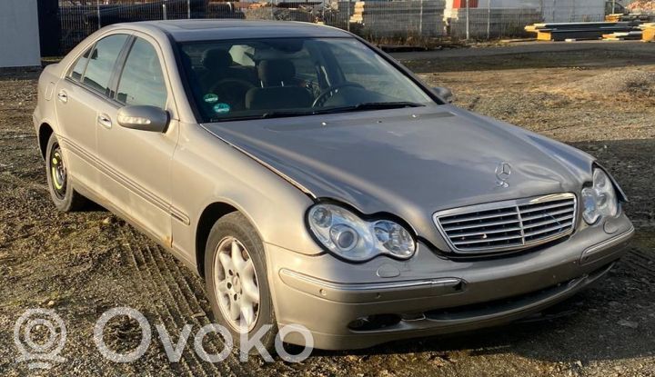 Mercedes-Benz C W203 Colector de escape 