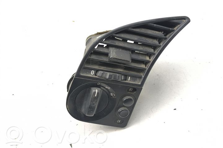 Light switch   13933931