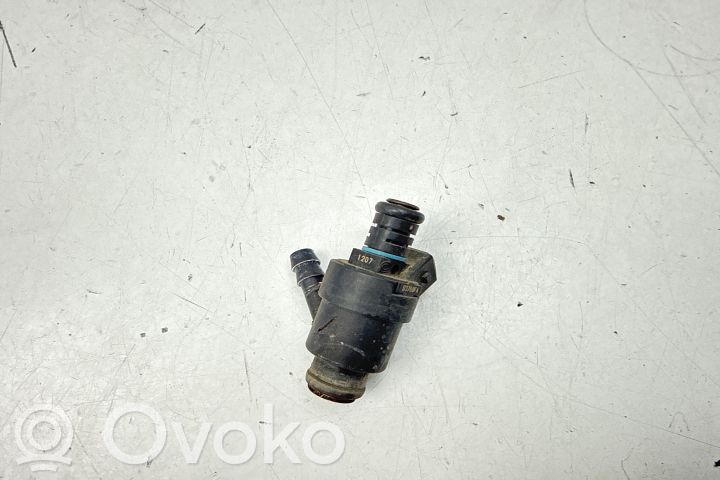 BMW 3 E36 Injector combustibil 