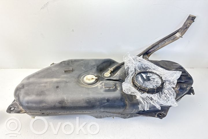 Depósito de combustible   8910181P0