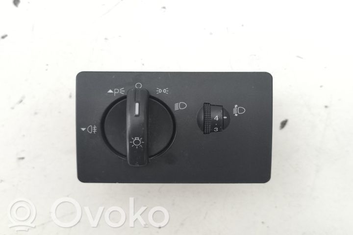 Light switch   7M5T13A024EA