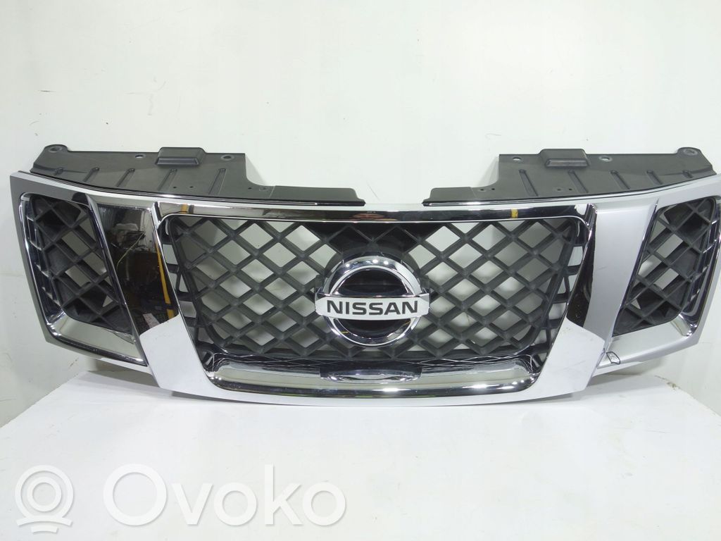Nissan Navara D40 Front bumper upper radiator grill 