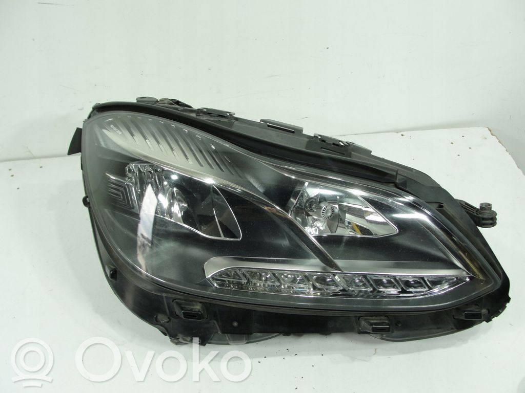 Mercedes-Benz E W212 Lampa przednia 