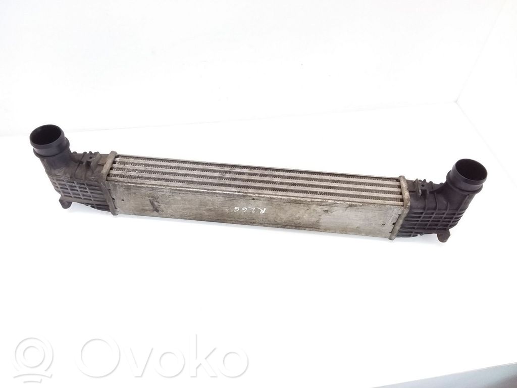 Interkūlerio radiatorius   7M0145805