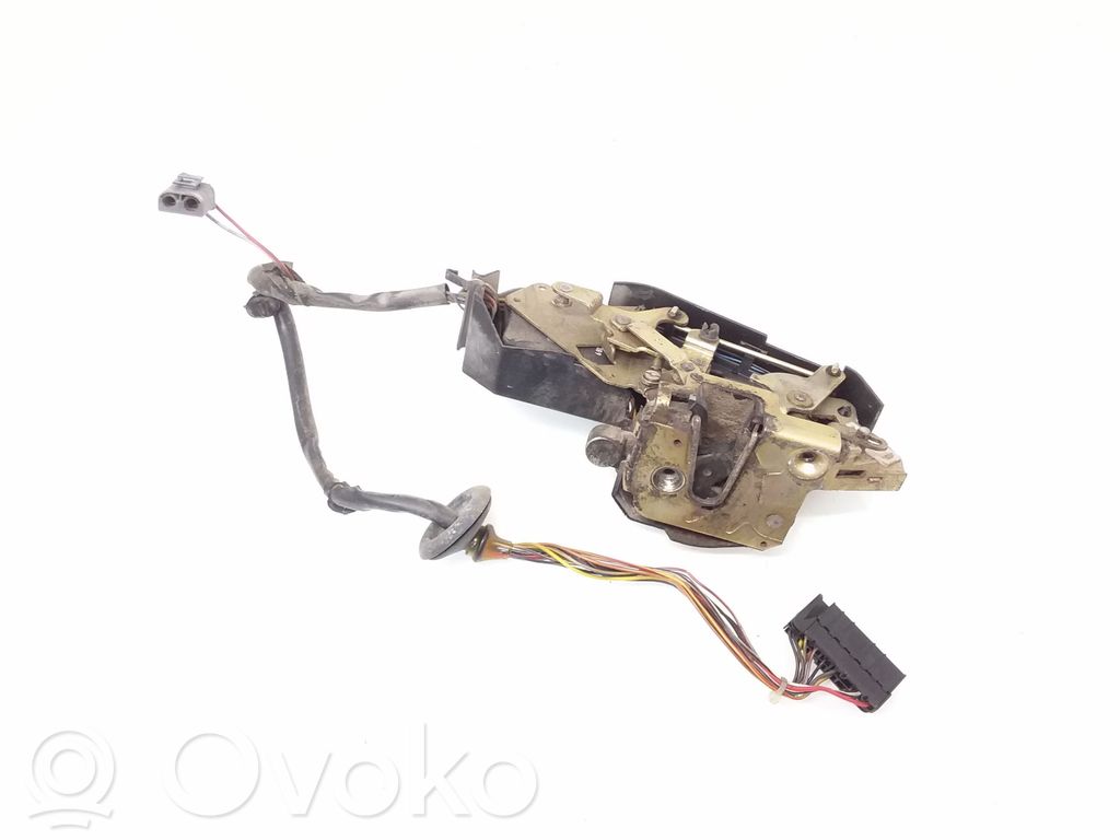 Volvo 850 Priekšpusē slēdzene 