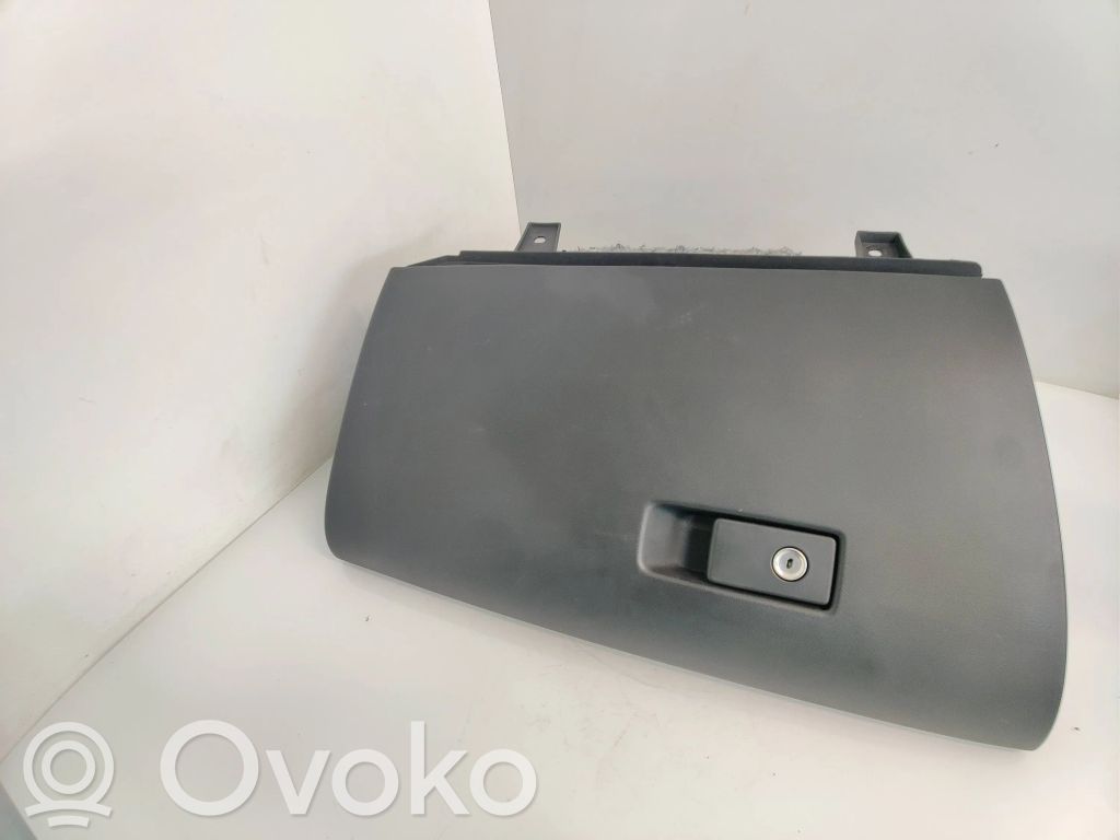 Volvo V60 Daiktadėžės (bordačioko) komplektas 