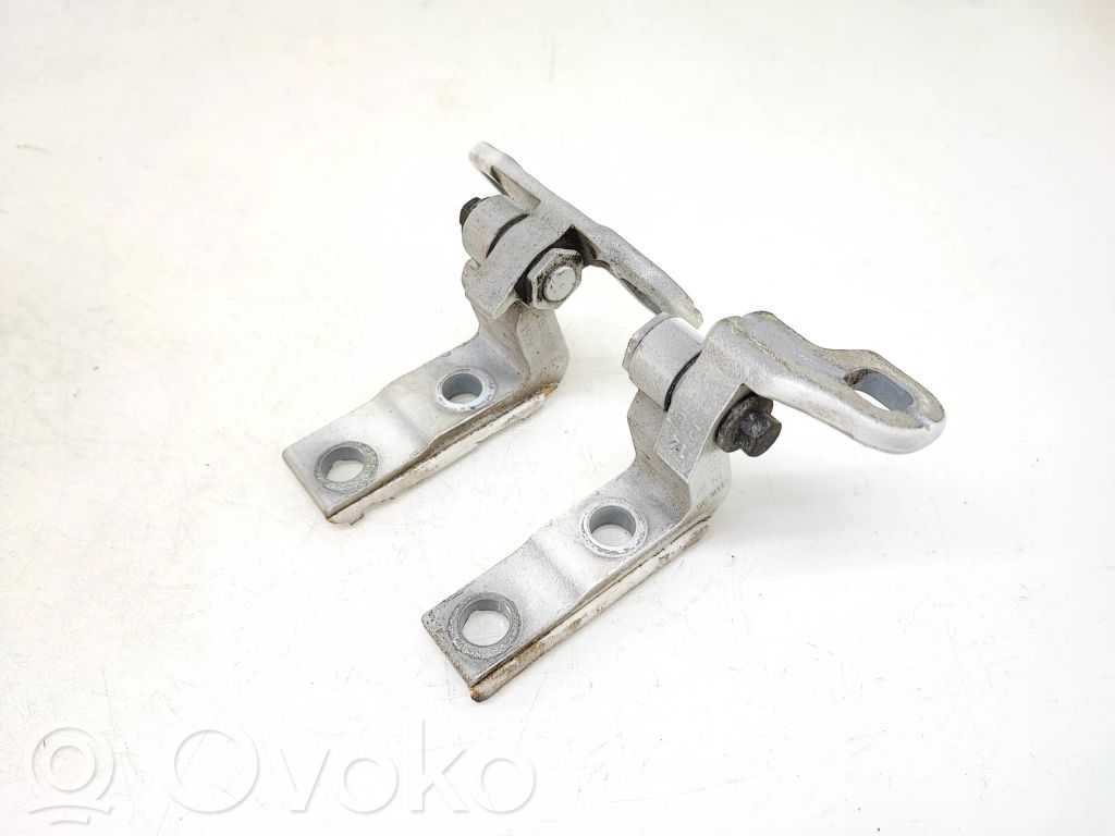 Volvo V40 Front door hinge set 
