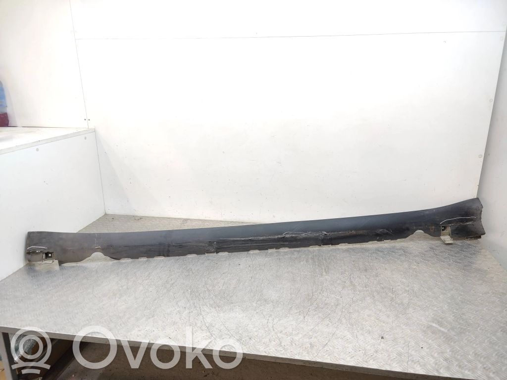 Tesla Model 3 Slenkstis 